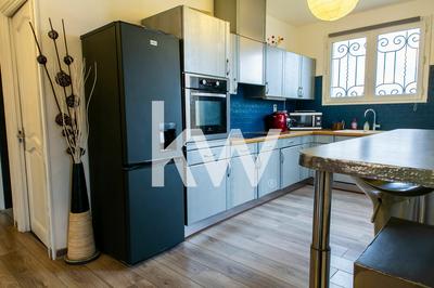 Maison traditionnelle - 143 m² - 7 pièces