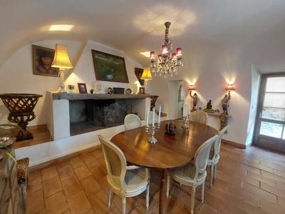 Maison de village - 267 m² - 10 pièces