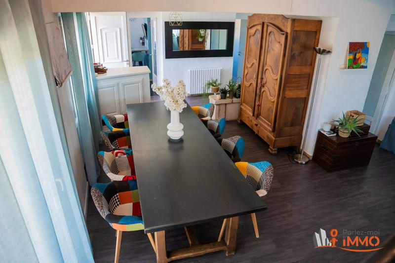 Maison traditionnelle - 196 m² - 7 pièces