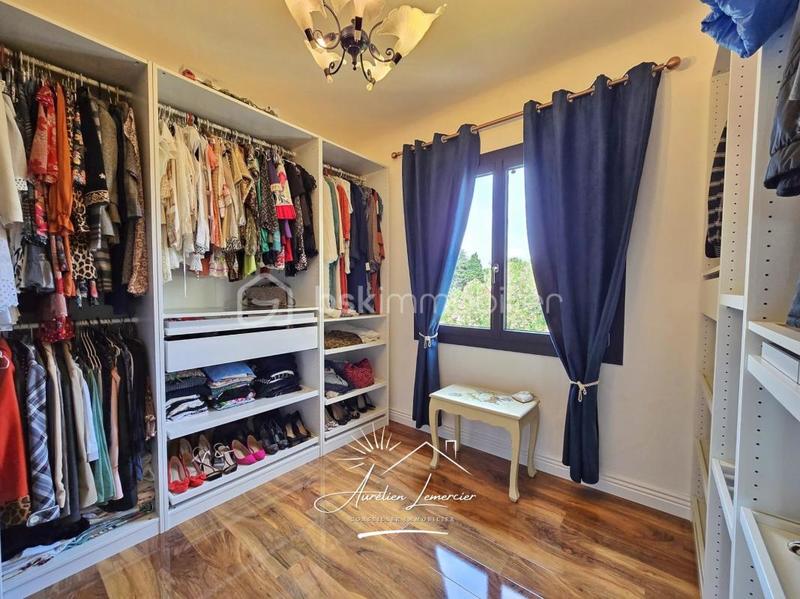 Maison - 200 m² - 6 pièces