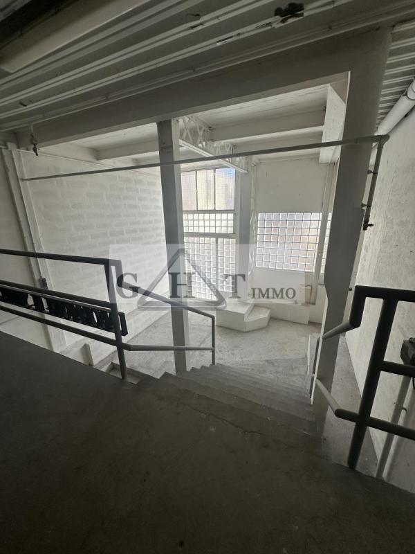 Entrepôt - 480 m²