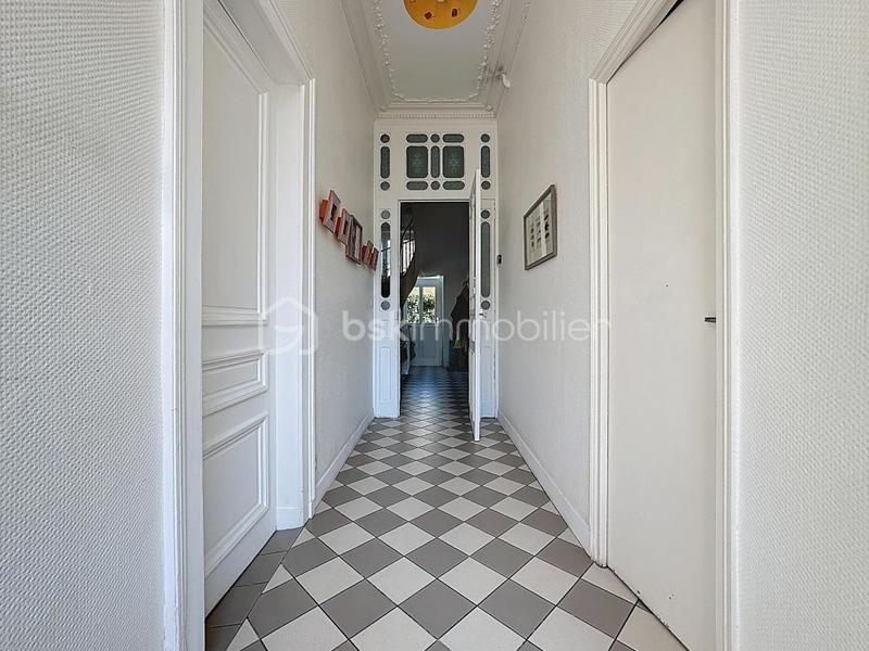 Maison de ville - 214 m² - 9 pièces