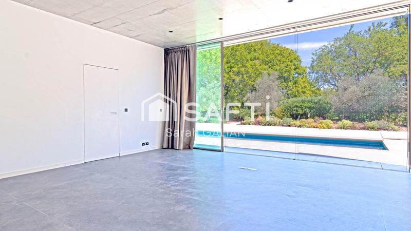 Maison - 270 m² - 5 pièces