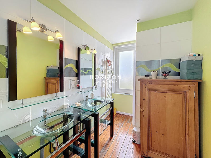 Maison - 183 m² - 6 pièces