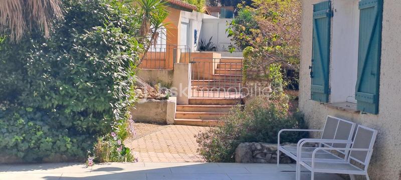 Villa - 243 m² - 11 pièces