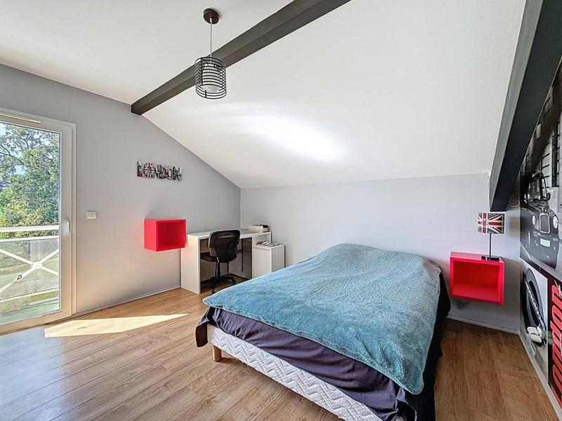 Maison - 137 m² - 5 pièces