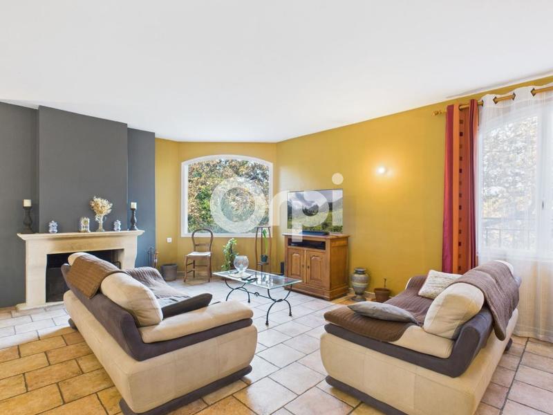 Maison - 220 m² - 7 pièces