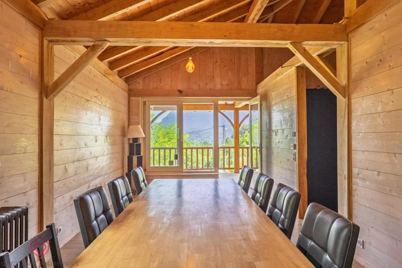 Châlet - 175 m² - 8 pièces