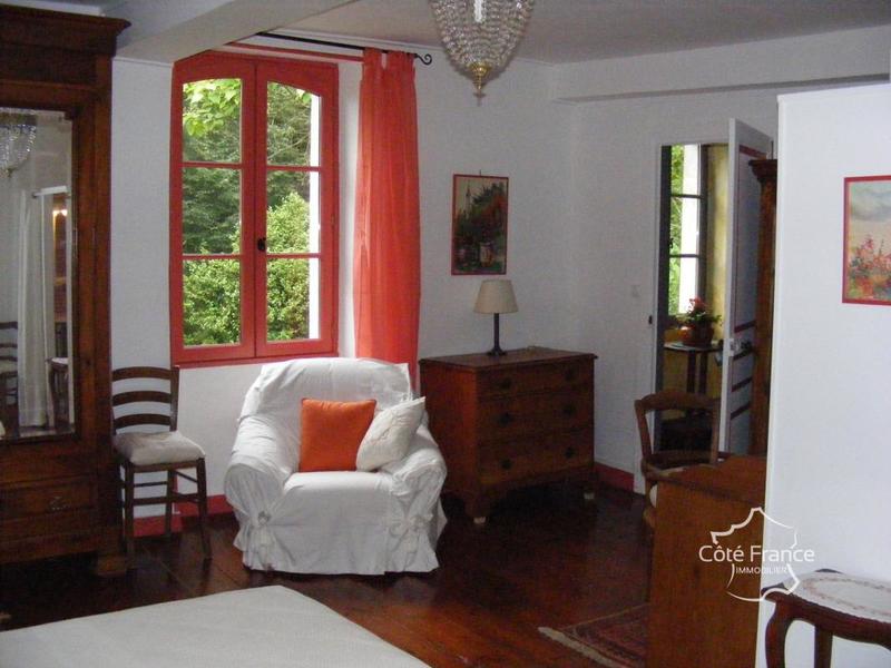 Propriété - 495 m² - 16 pièces