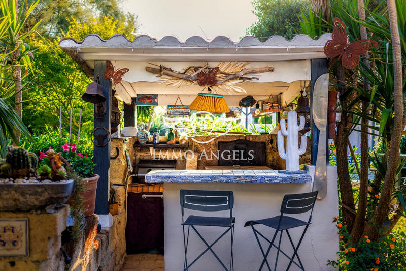 Mas - 575 m² - 21 pièces