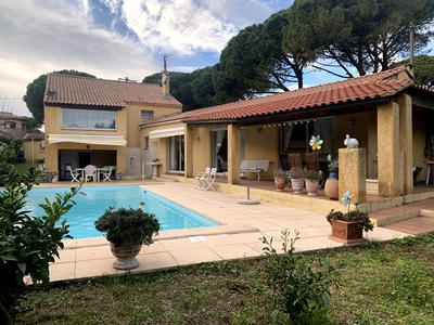 Maison - 185 m² - 7 pièces