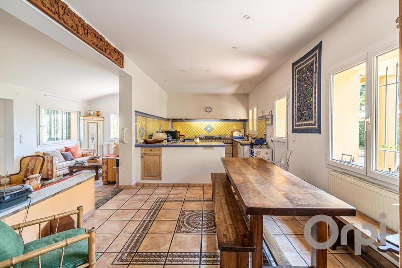 Villa - 205 m² - 6 pièces