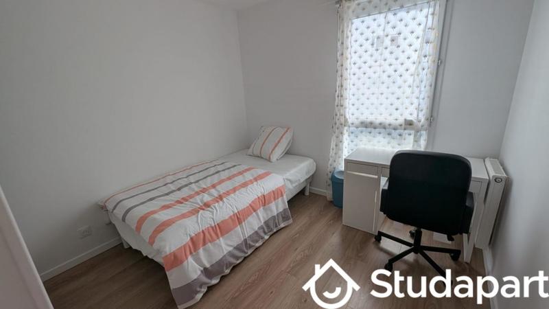 Chambre - 10 m² - 1 pièce