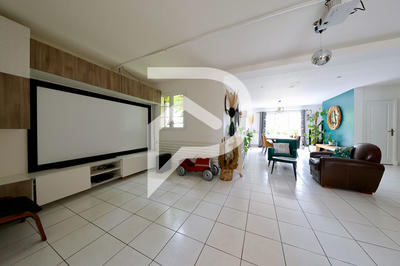 Maison - 140 m² - 7 pièces