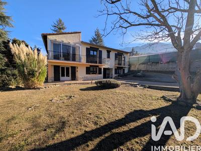 Maison - 170 m² - 6 pièces