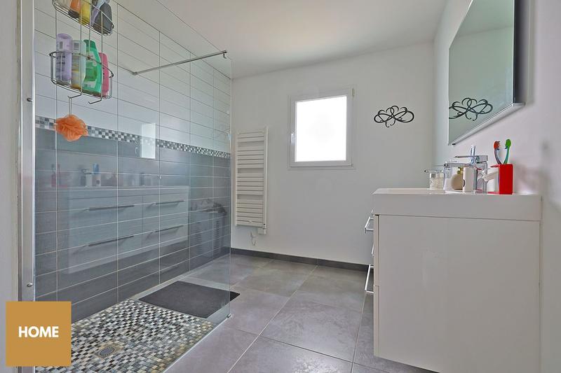 Maison - 212 m² - 7 pièces