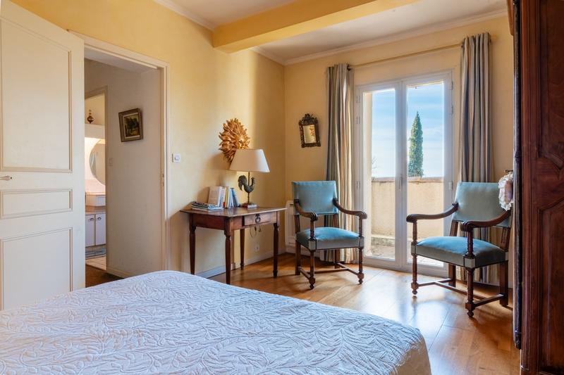 Maison - 234 m² - 7 pièces