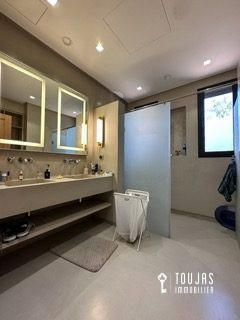 Villa - 650 m² - 6 pièces