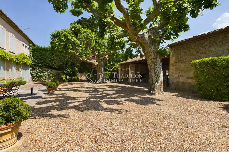 Maison - 400 m² - 9 pièces