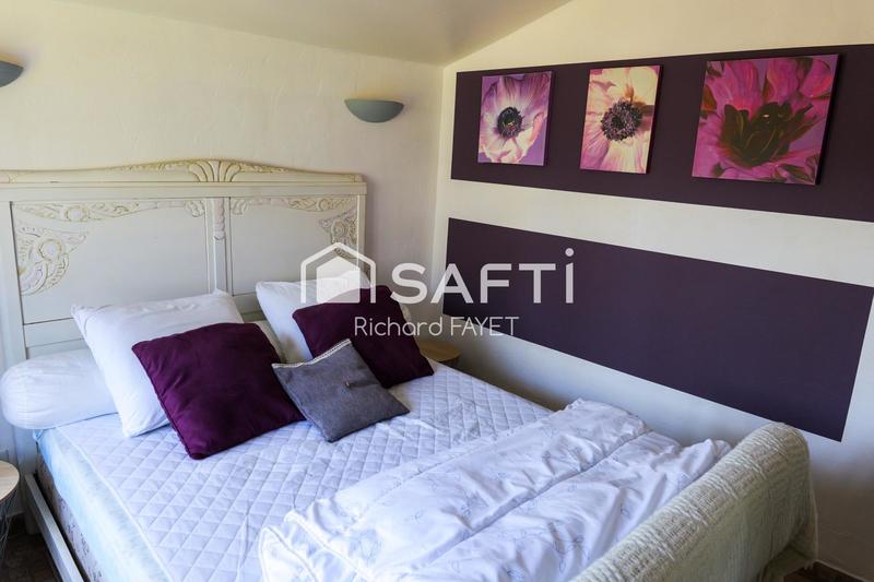 Maison - 302 m² - 10 pièces