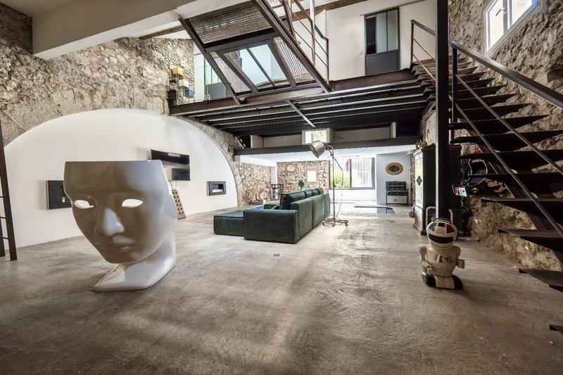 Appartement - 256 m² - 4 pièces