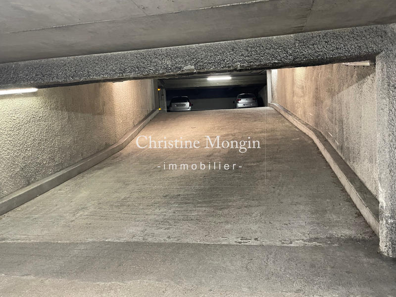 Parking / Garage - 14 m²