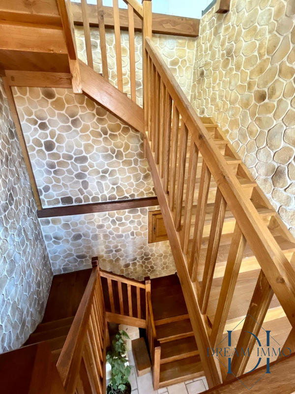 Maison - 205 m² - 5 pièces