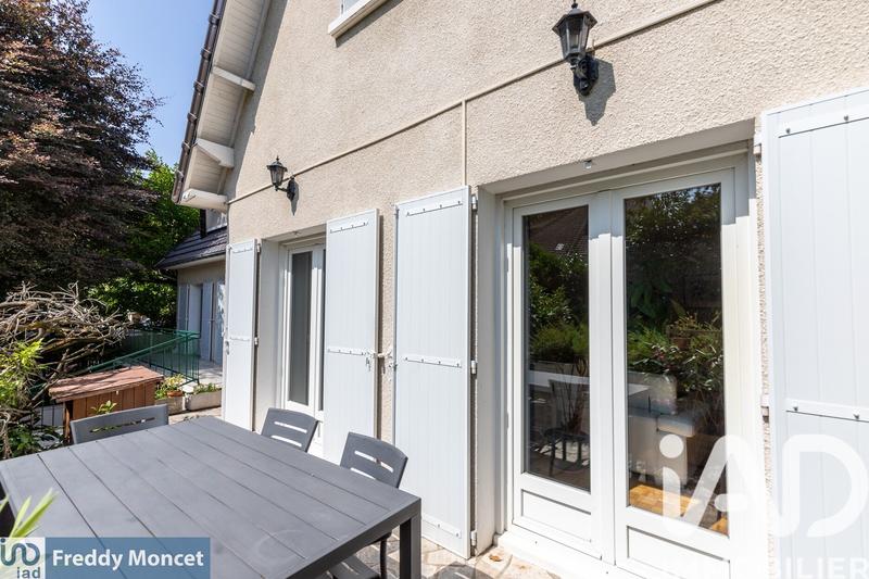 Maison - 210 m² - 9 pièces