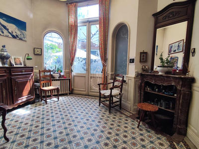 Maison - 276 m² - 9 pièces