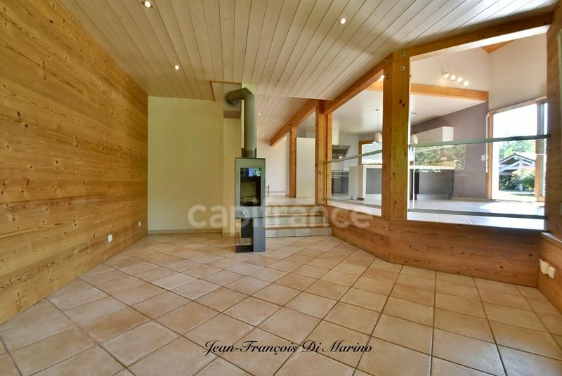 Maison - 211 m² - 8 pièces