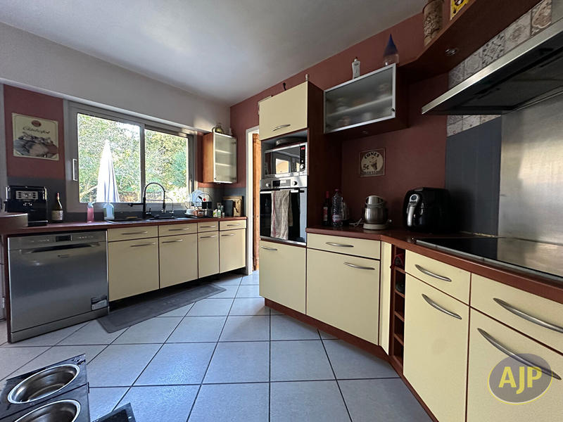 Maison - 167 m² - 7 pièces