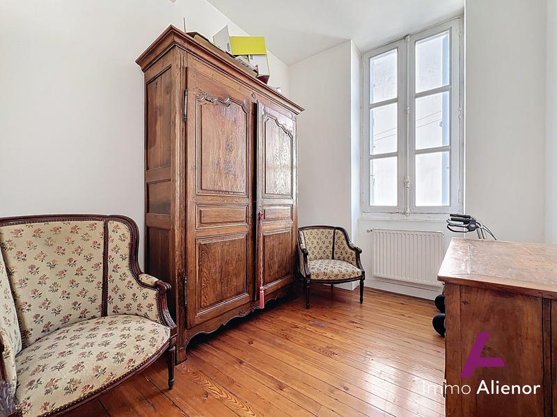 Appartement - 99 m² - 5 pièces