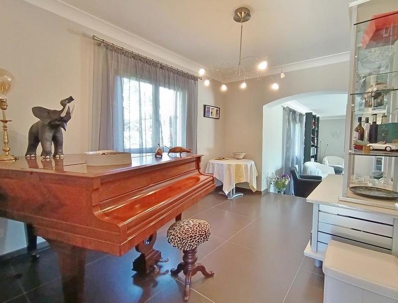 Maison - 210 m² - 5 pièces