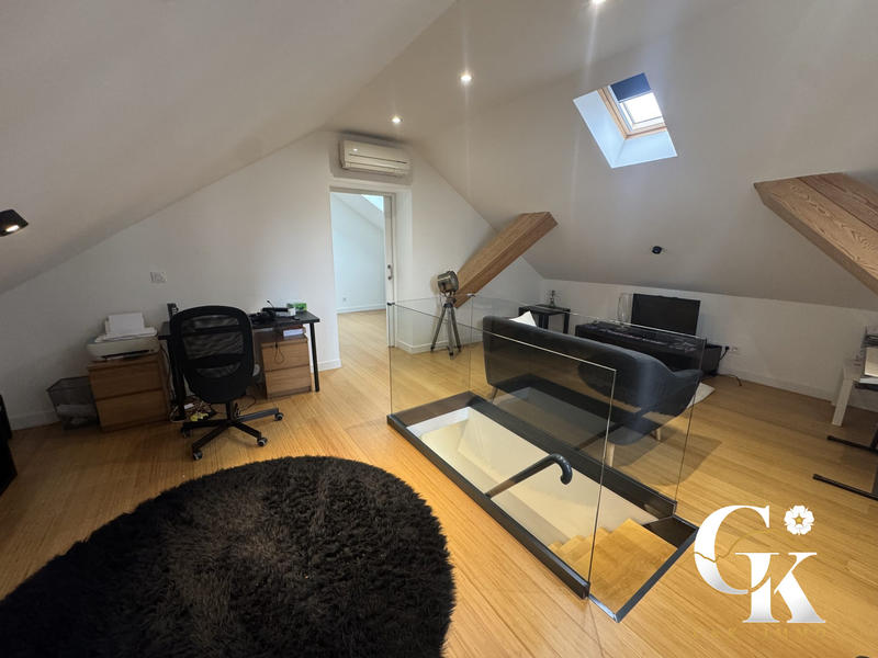 Maison - 137 m² - 7 pièces