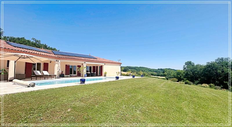 Maison - 220 m² - 7 pièces