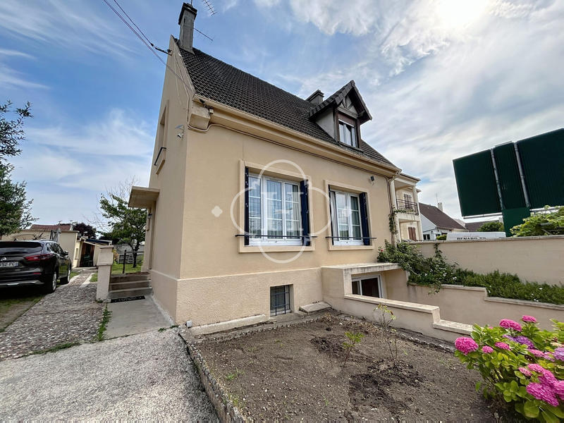 Maison - 80 m² - 5 pièces