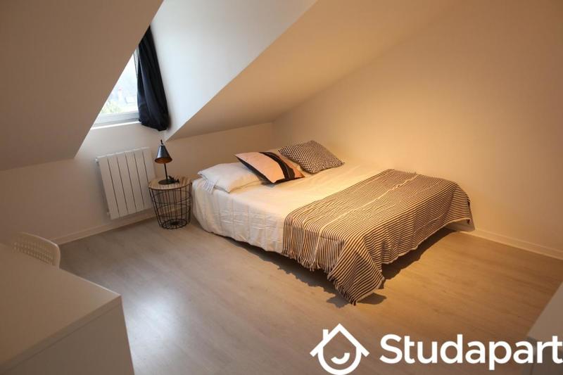 Chambre - 12 m² - 1 pièce