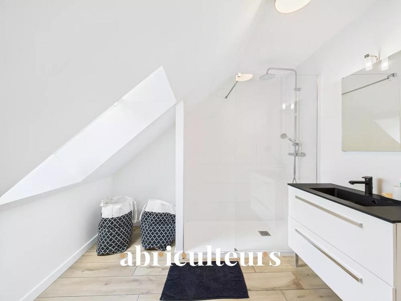 Maison - 104 m² - 5 pièces