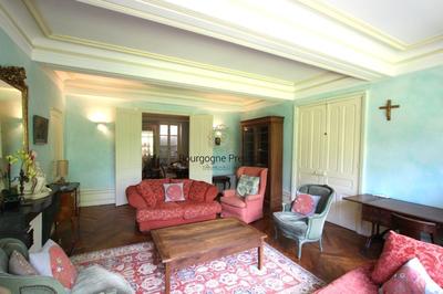 Propriété - 413 m² - 18 pièces