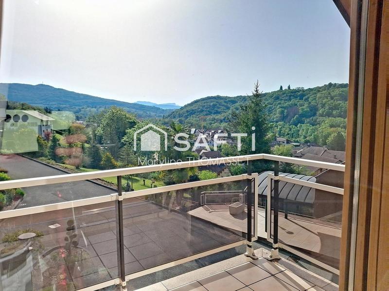 Maison - 295 m² - 8 pièces