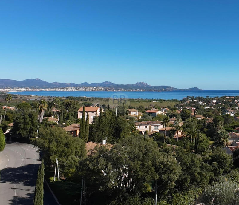 Villa - 250 m² - 7 pièces