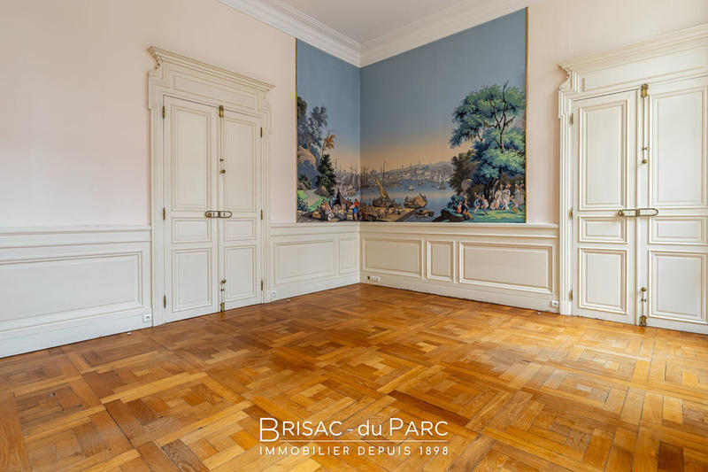 Appartement - 145 m² - 5 pièces