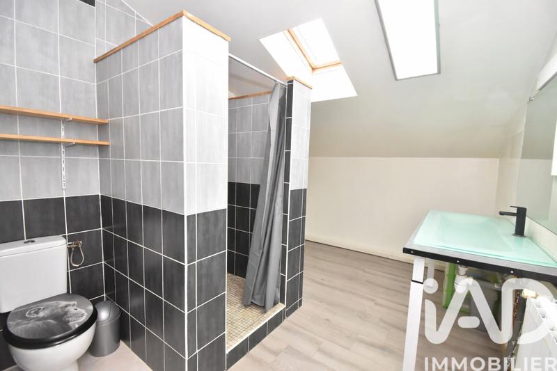 Maison - 212 m² - 8 pièces