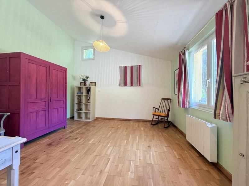 Demeure - 340 m² - 12 pièces