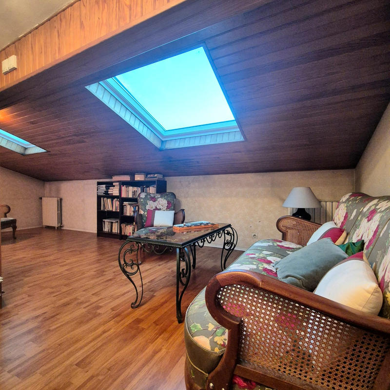 Maison - 203 m² - 8 pièces