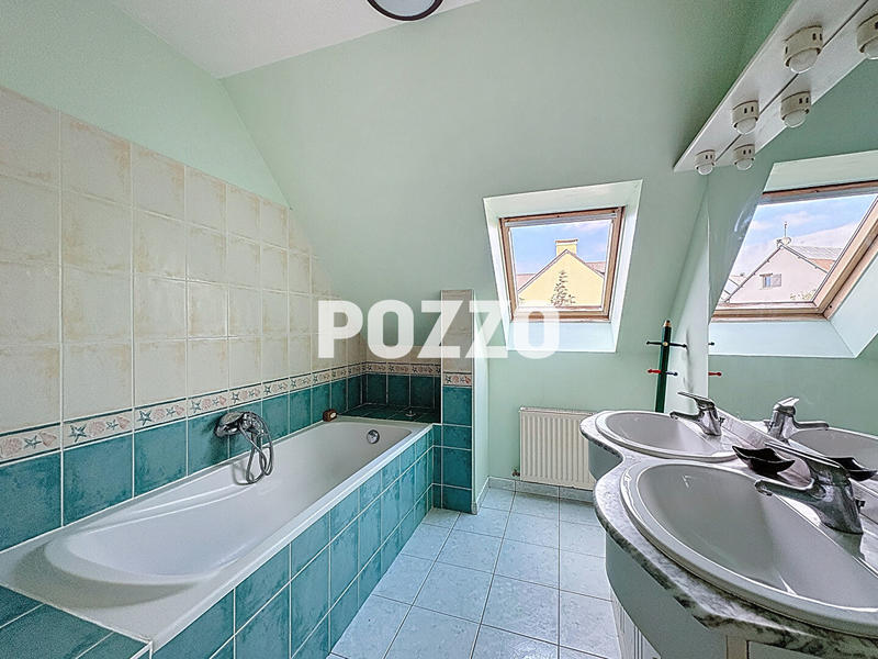 Maison - 150 m² - 9 pièces