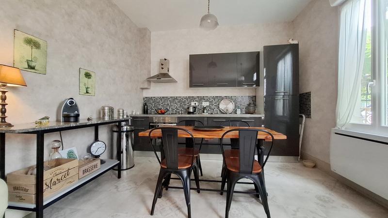 Immeuble - 123 m² - 6 pièces