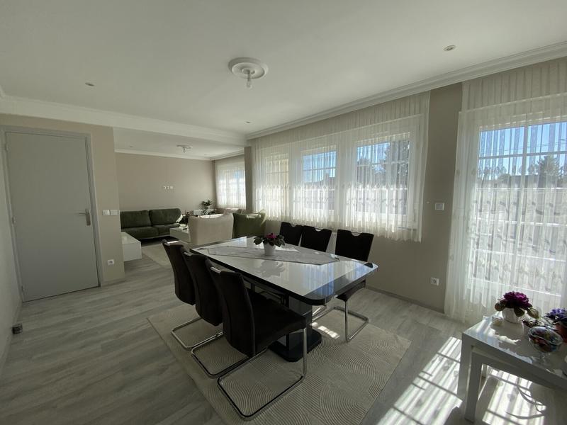 Maison - 105 m² - 5 pièces