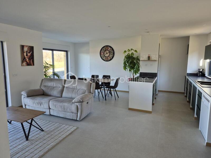 Villa - 300 m² - 12 pièces