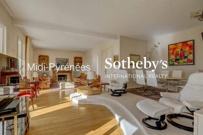 Maison - 325 m² - 6 pièces